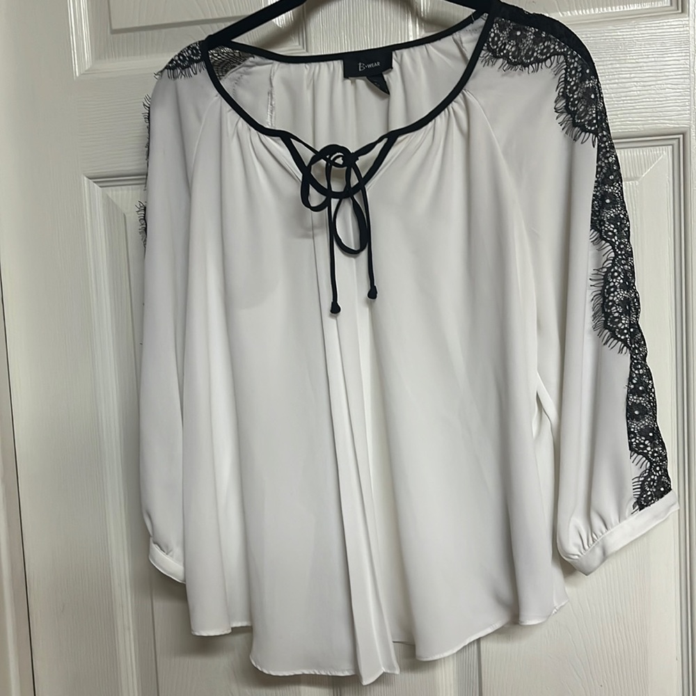 Beautiful while and black with lace womens top B Wear size L